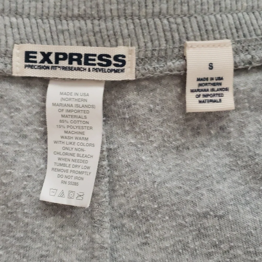 EXPRESS TERRYCLOTH SHORTS IN SIZE S - Picture 4 of 4